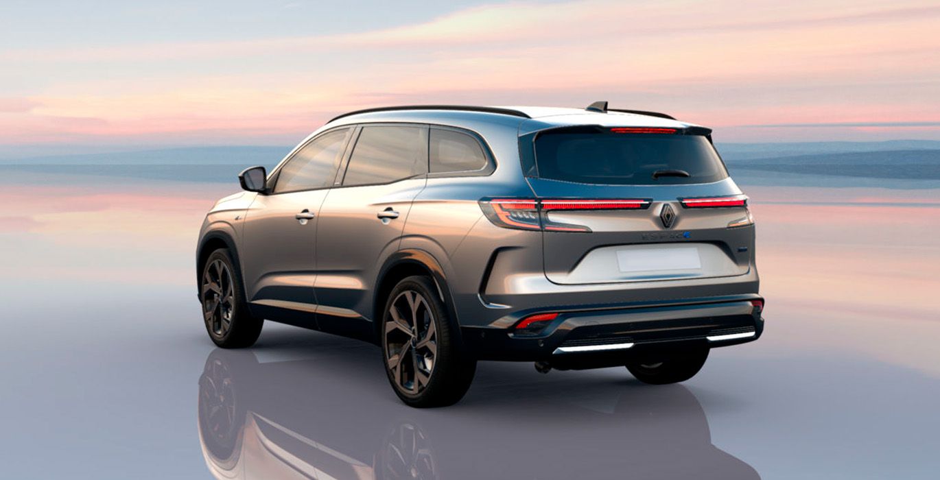 RENAULT ESPACE E-Tech Full Hybrid Espirit Alpine 3 RENAULT ESPACE E Tech Full Hybrid Espirit Alpine exterior trasera | Crazy Renting