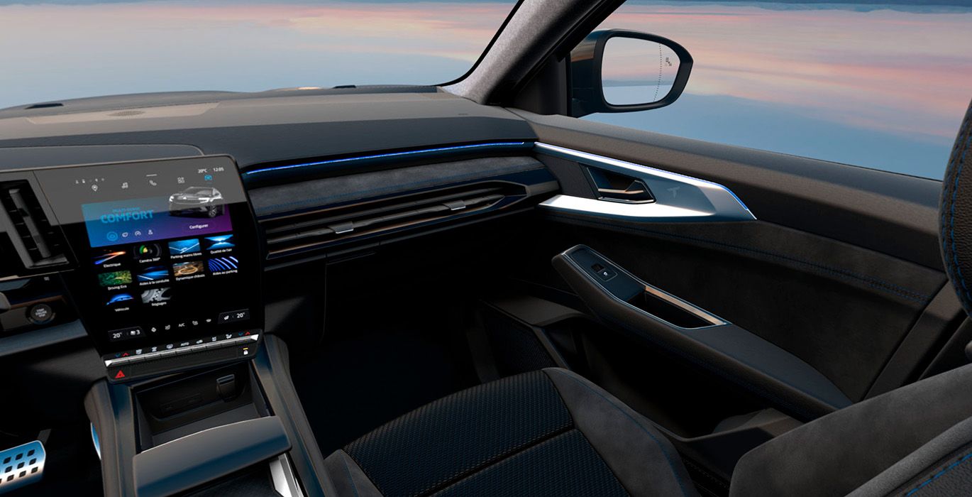 RENAULT ESPACE E-Tech Full Hybrid Espirit Alpine 4 RENAULT ESPACE E Tech Full Hybrid Espirit Alpine interior delantera 2 | Crazy Renting