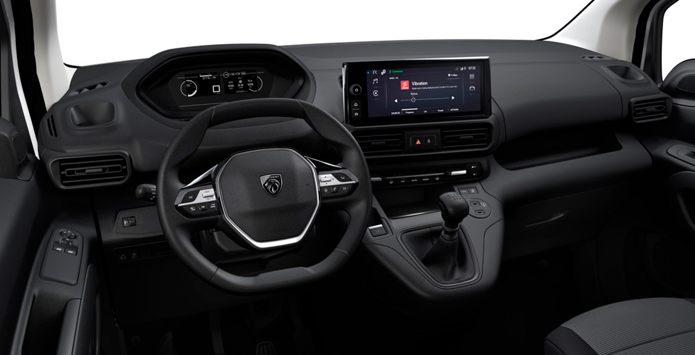 Peugeot Partner Pro Standard BlueHDI restyling interior delantera | Crazy Renting