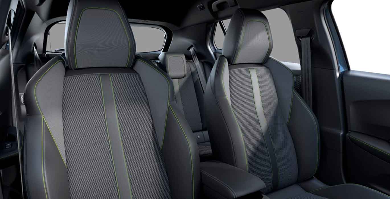 PEUGEOT 2008 GT PURETECH 130 EAT8 (AUTOMATICO) 6 PEUGEOT 2008 GT PURETECH 130 EAT AUTOMATICO interior trasera | Crazy Renting