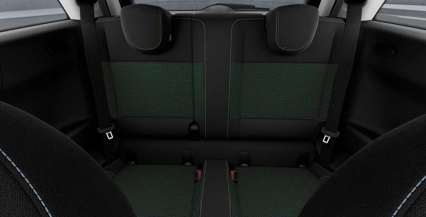 MINI Cooper E Essential 6 MINI Cooper E Essential interior trasera | Crazy Renting