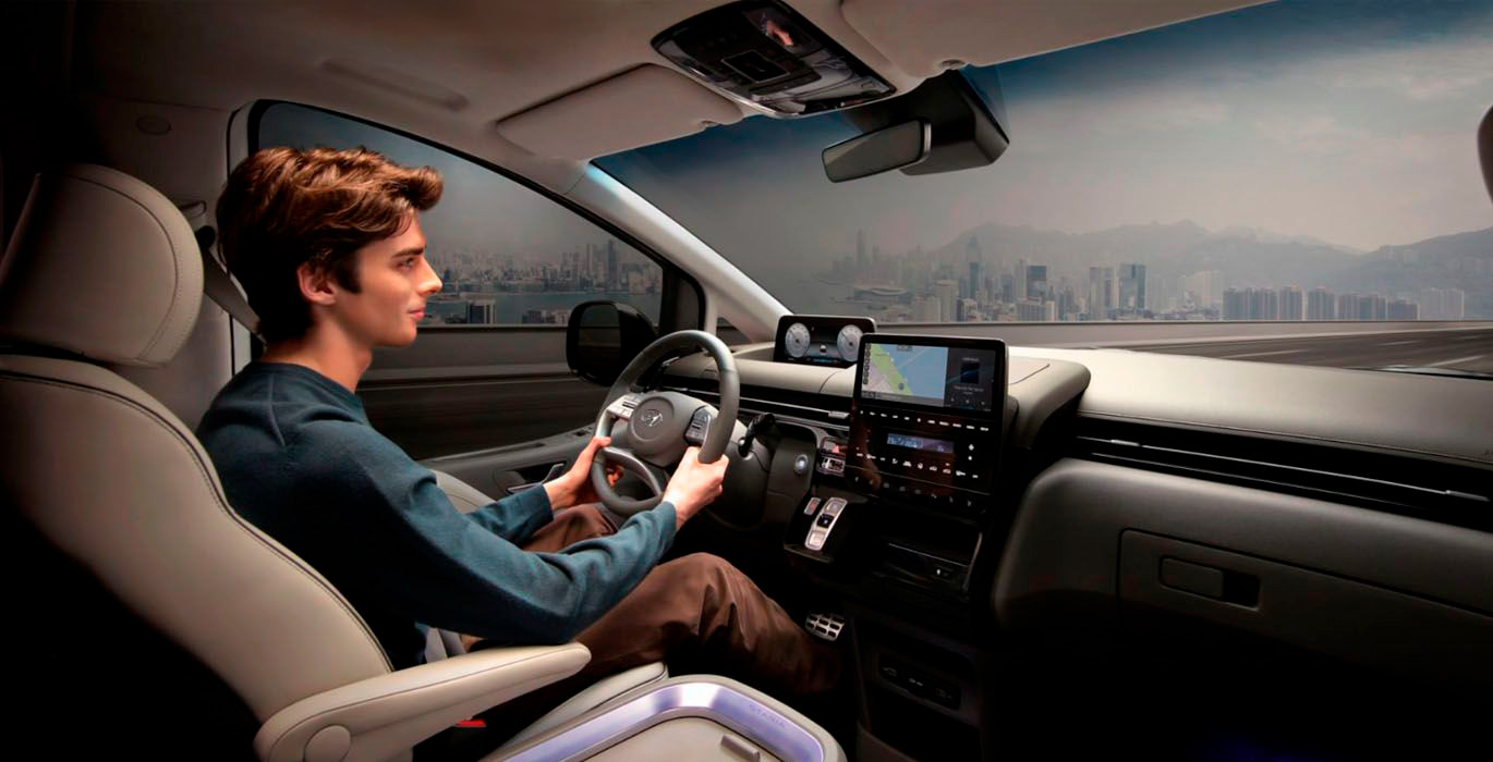 Hyundai Staria HEV 1.6TGDi 225cv Tecno 5 Hyundai Staria 2.2CRDi 177CV AT Maxx 9p interior | Crazy Renting