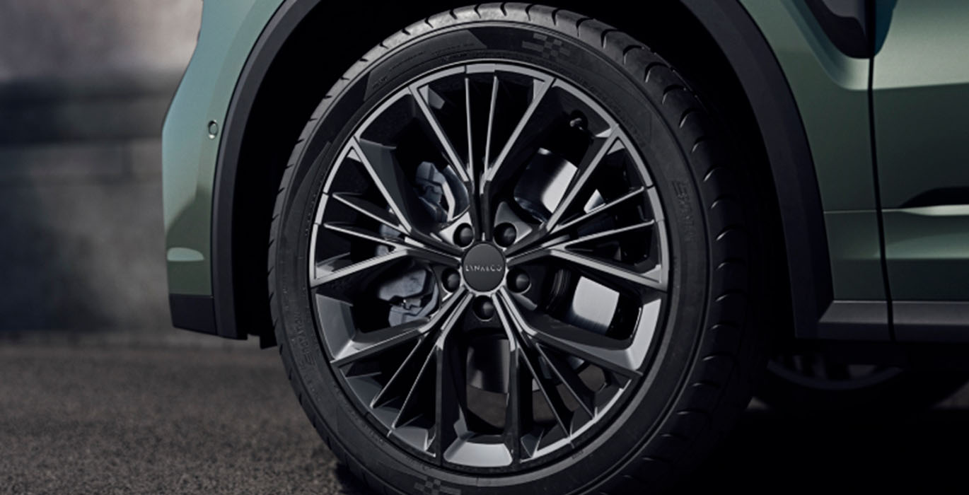 Lynk Co 01 More 1.5 PHEV exterior detalle | Crazy Renting