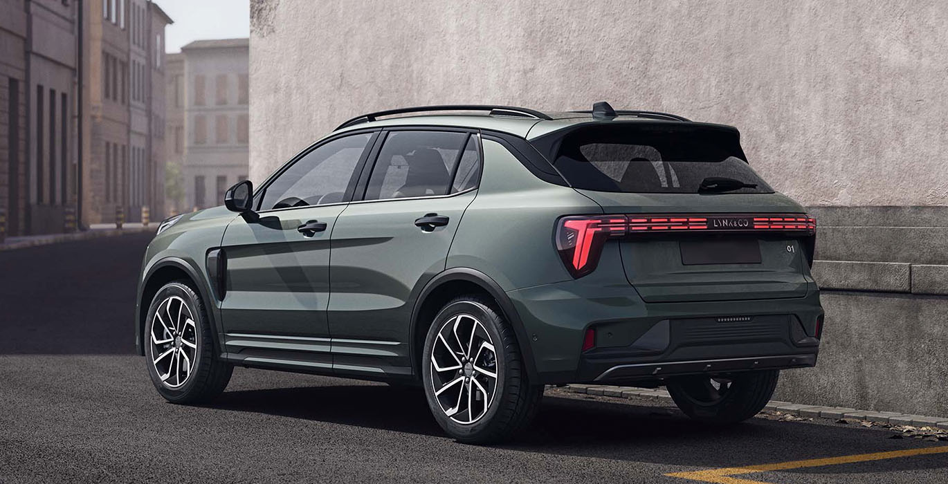 Lynk Co 01 More 1.5 PHEV exterior trasera | Crazy Renting