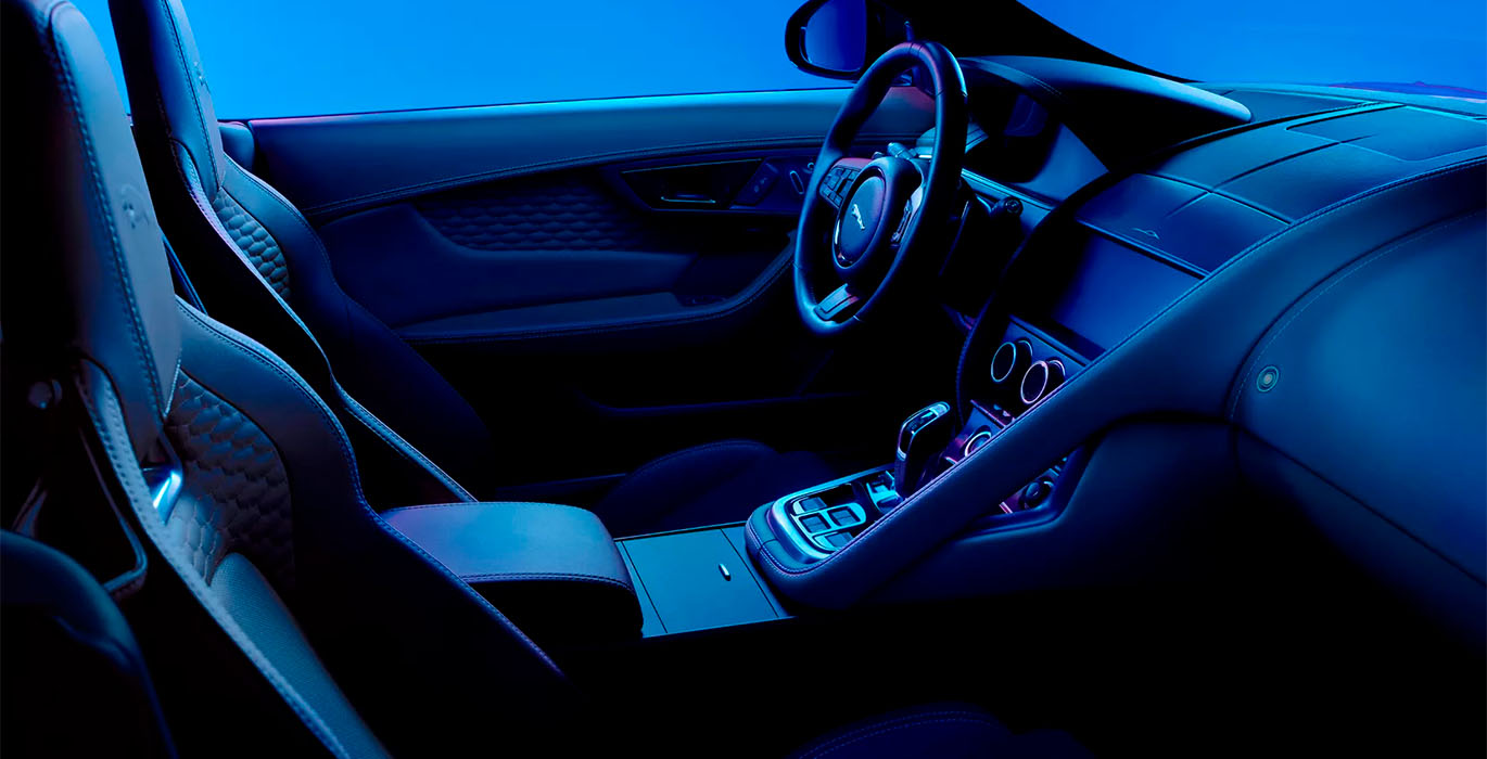 Jaguar F-Type 2.0 I4 RWD R-Dynamic 5 Jaguar F Type 2.0 I4 RWD R Dynamic interior delantera | Crazy Renting