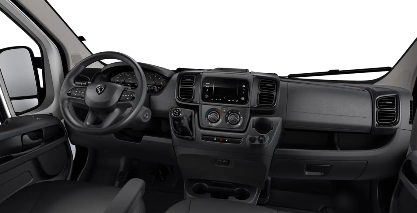PEUGEOT BOXER 3.5 L2H2 BHDi SS 6vel interior delantera | Crazy Renting