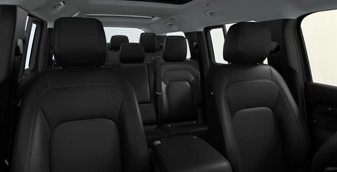 Land Rover Defender 3.0D I6 250S MHEV 5 Land Rover Defender 3.0D I6 250S MHEV interior delantera II | Crazy Renting