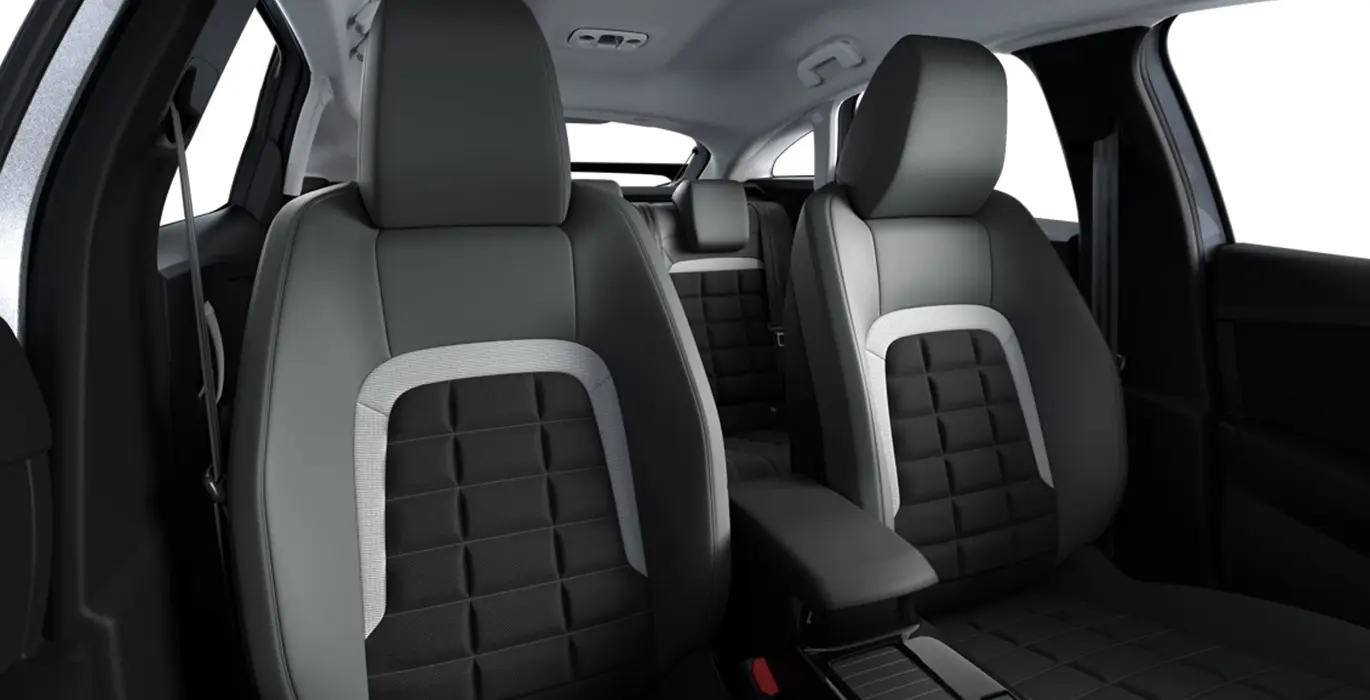 CITROEN C4 Hybrid Plus interior trasera | Crazy Renting