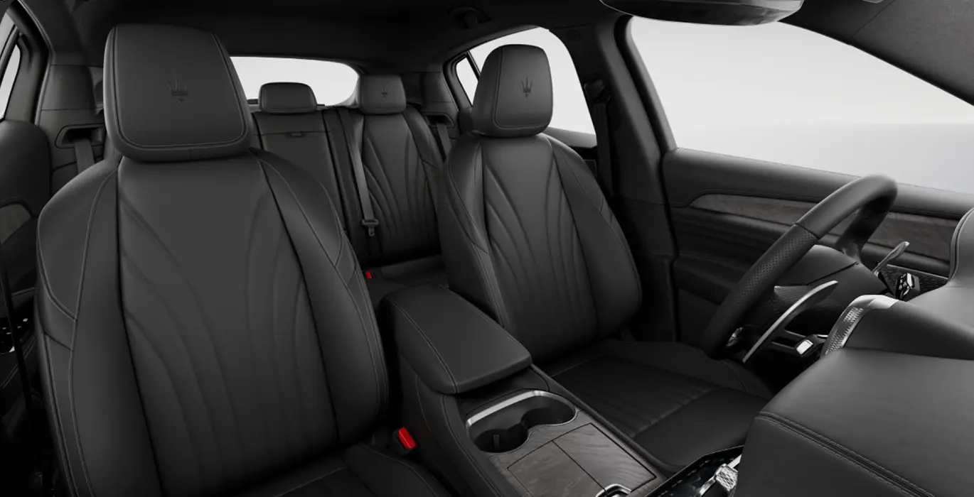 MASERATI Grecale 300 QS interior delantera II | Crazy Renting