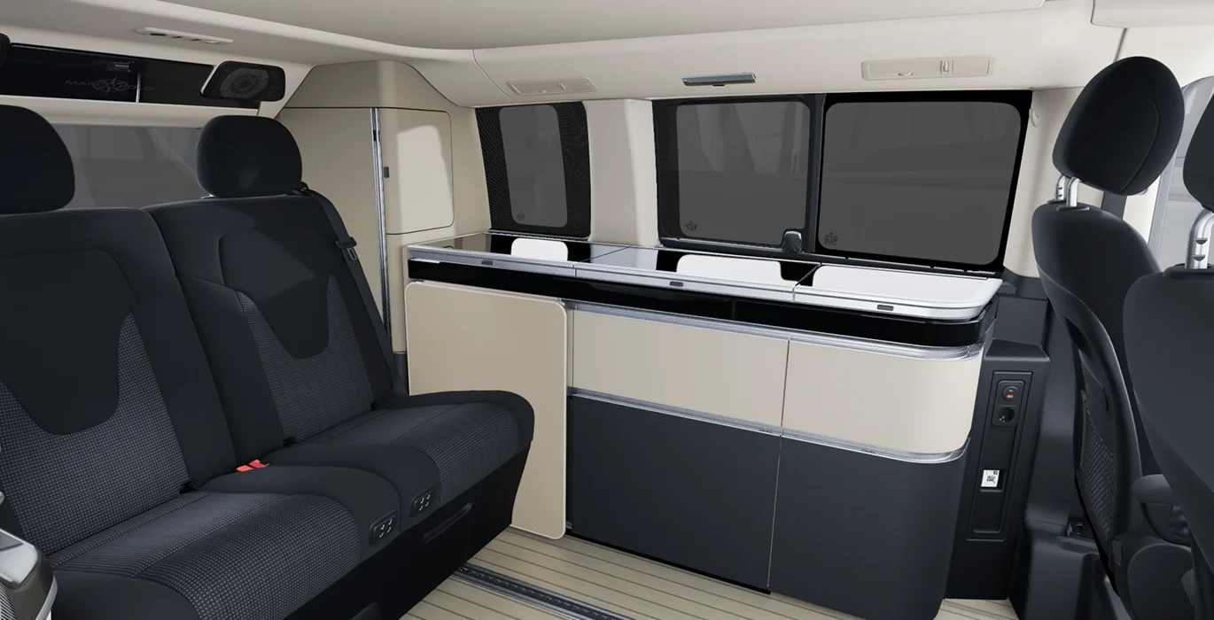 Mercedes Benz Clase V Marco Polo 300d interior trasera | Crazy Renting