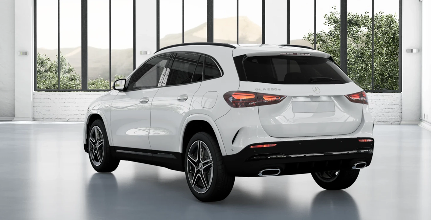 Mercedes Benz GLA 250e Tecnologia Hibrida EQ trasera | Crazy Renting