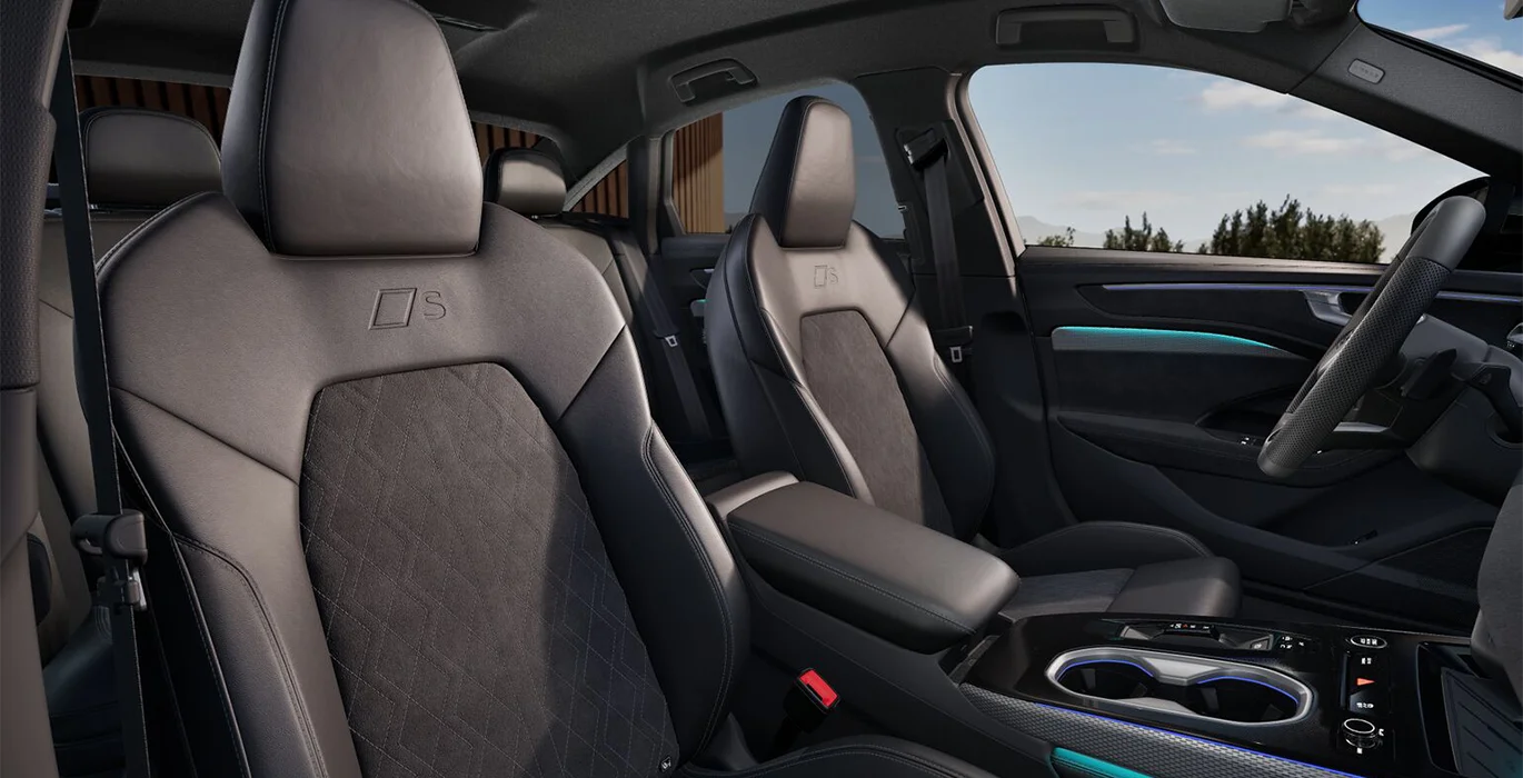 AUDI A6 TDI 150kW (204CV) S Tronic Black Line 5 AUDI A6 TDI 150kW 204CV S Tronic Black Line interior delantera II | Crazy Renting