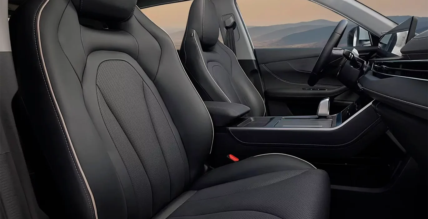 EBRO s400 1.5 DHE HEV Excellent CVT 5 EBRO s400 1.5 DHE HEV Excellent CVT interior delantera II | Crazy Renting