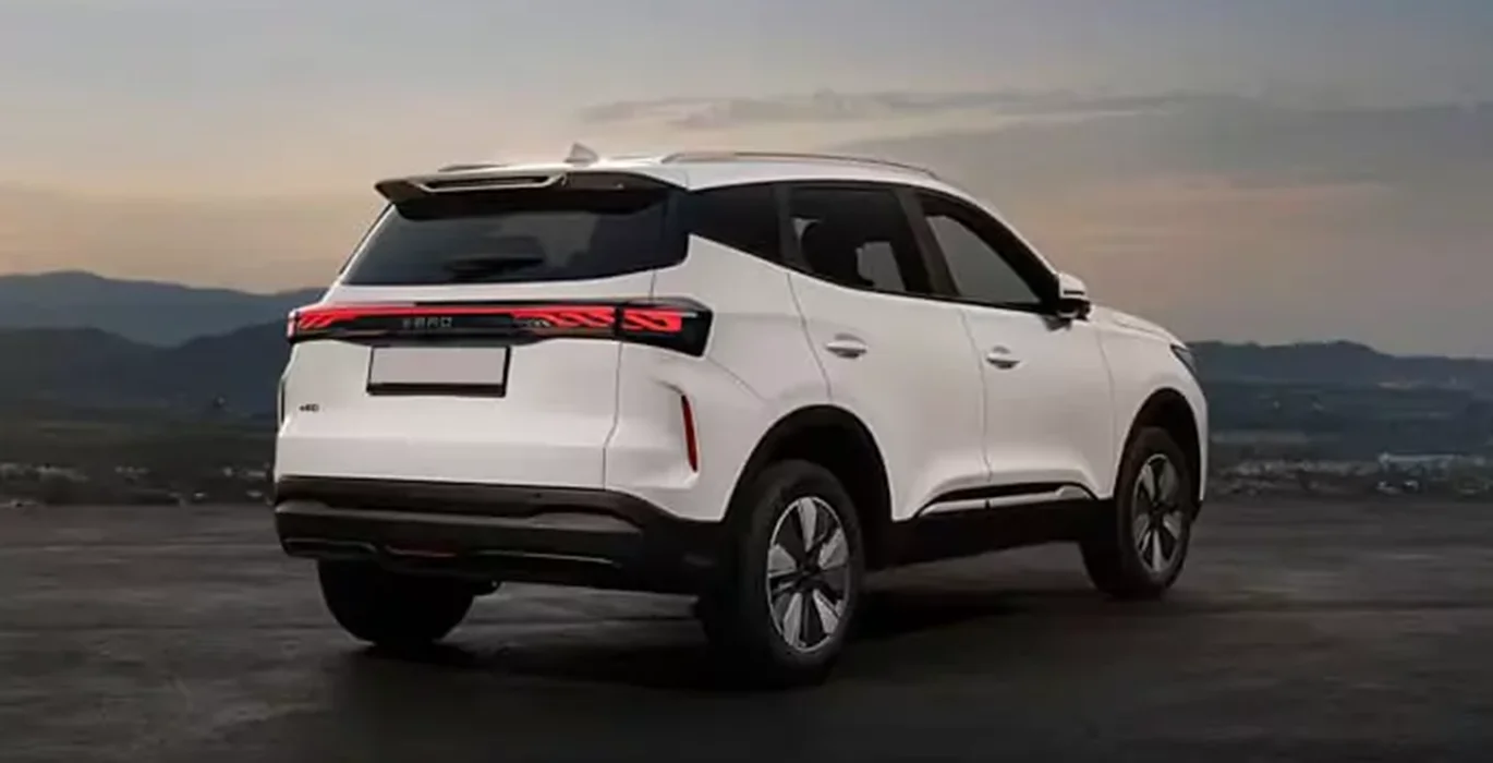 EBRO s400 1.5 DHE HEV Excellent CVT 3 EBRO s400 1.5 DHE HEV Excellent CVT trasera | Crazy Renting