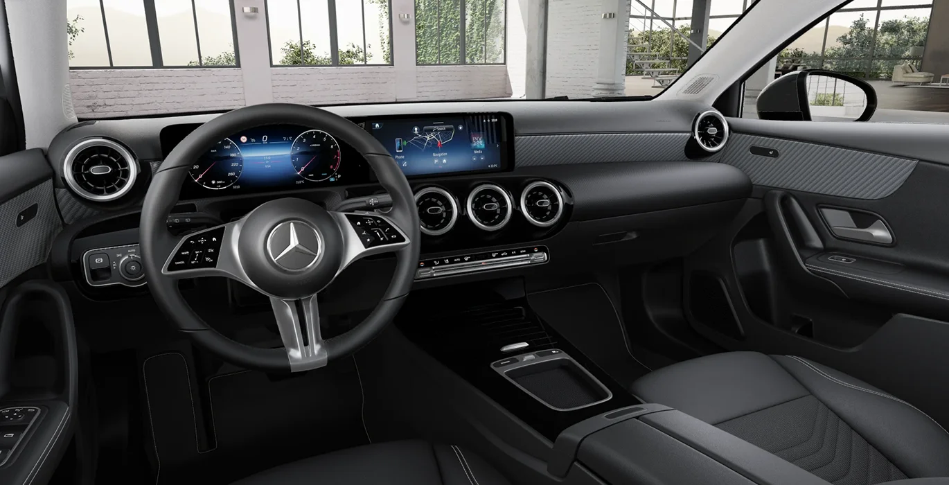 Mercedes Benz Clase A 180 interior delantera | Crazy Renting