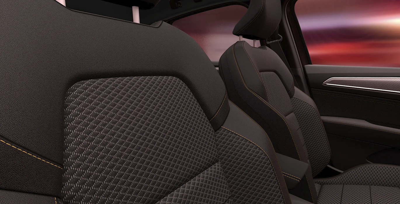 RENAULT Arkana Techno E-Tech Full Hybrid 6 RENAULT Arkana Techno. E Tech Full Hybrid asientos | Crazy Renting