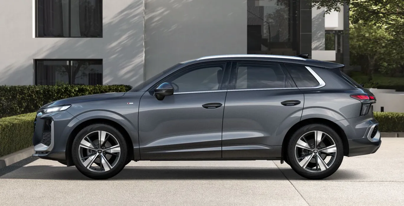 Audi Q3 S Line TFSI Stronic 3 Audi Q3 S Line TFSI Stronic lateral | Crazy Renting