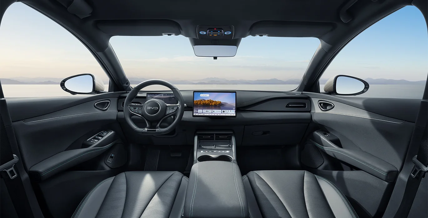 BYD Seal 6 DM-I Comfort Touring 4 BYD Seal 6 DM I Boost Touring interior delantera | Crazy Renting