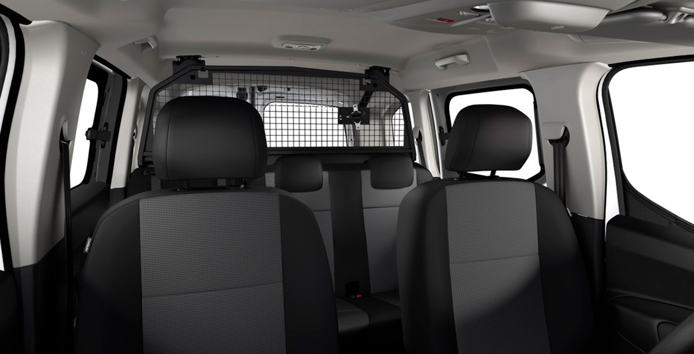 Citroen Berlingo Talla M BlueHDi 100 S&S YOU - Canarias 6 Citroen Berlingo Talla M BlueHDi 100 SS YOU interior trasera | Crazy Renting