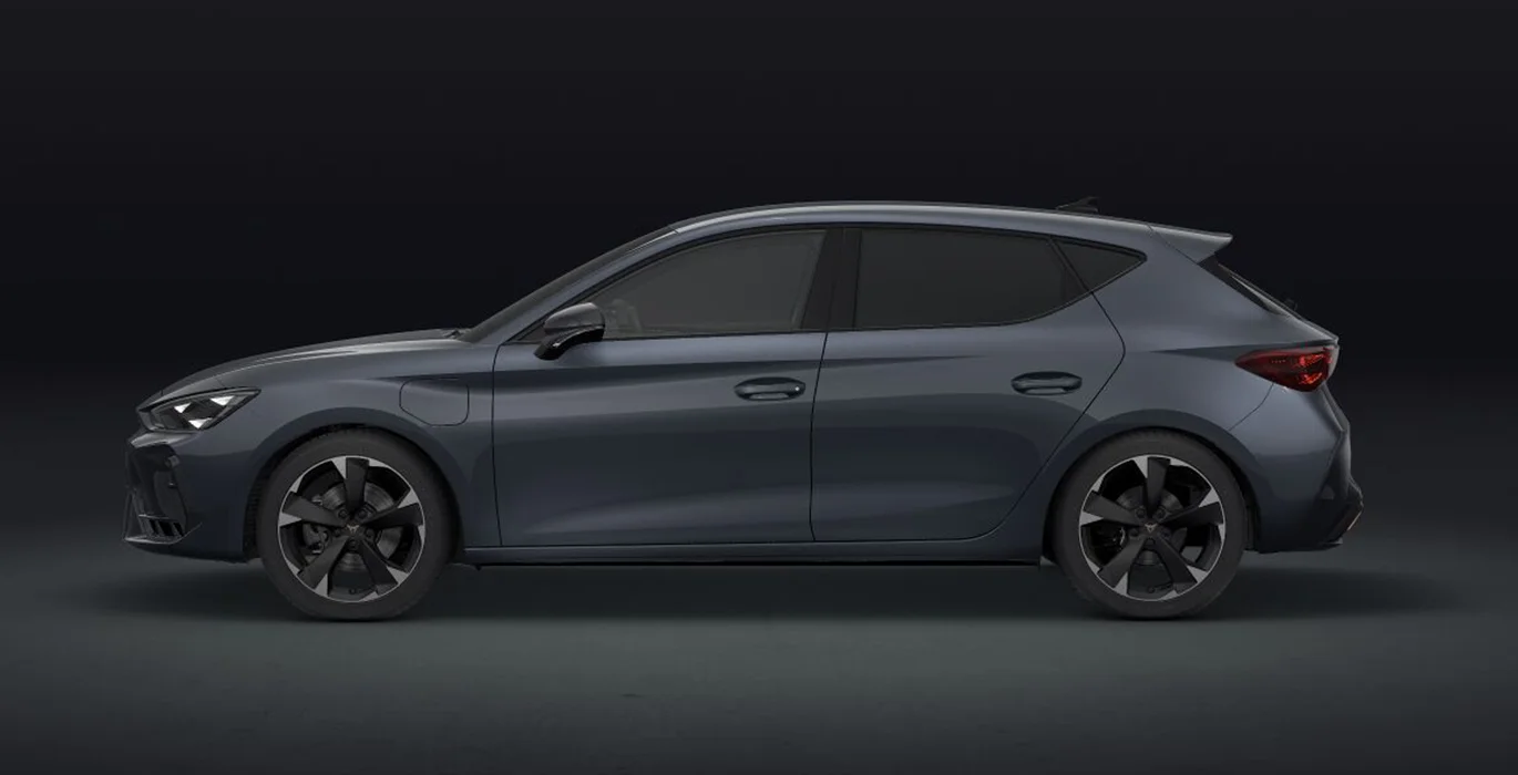 Cupra Leon 1.5 PHEV 204C 3 Cupra Leon 1.5 PHEV 204CV lateral | Crazy Renting