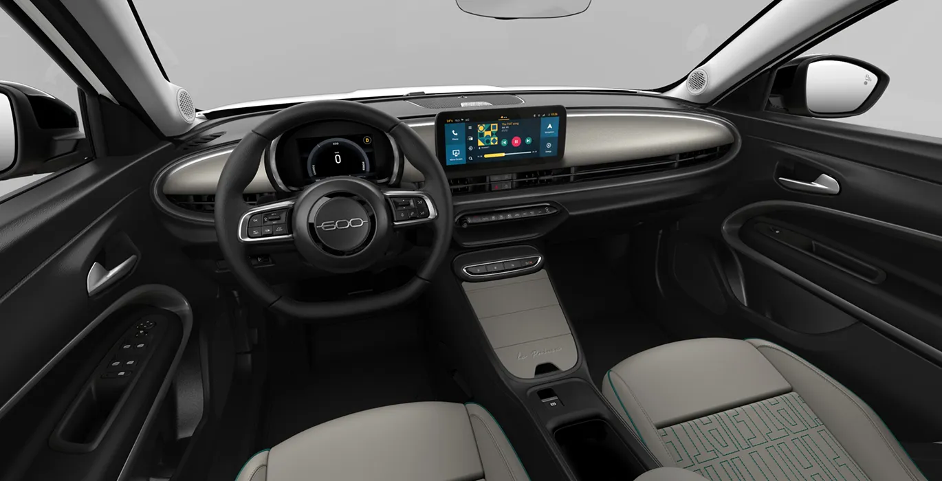 Fiat 600 MHEV LA PRIMA 1.2 145CV DDCT (AUTOMÁTICO) 4 Fiat 600 MHEV LA PRIMA 1.2 145CV DDCT AUTOMATICO interior delantera | Crazy Renting