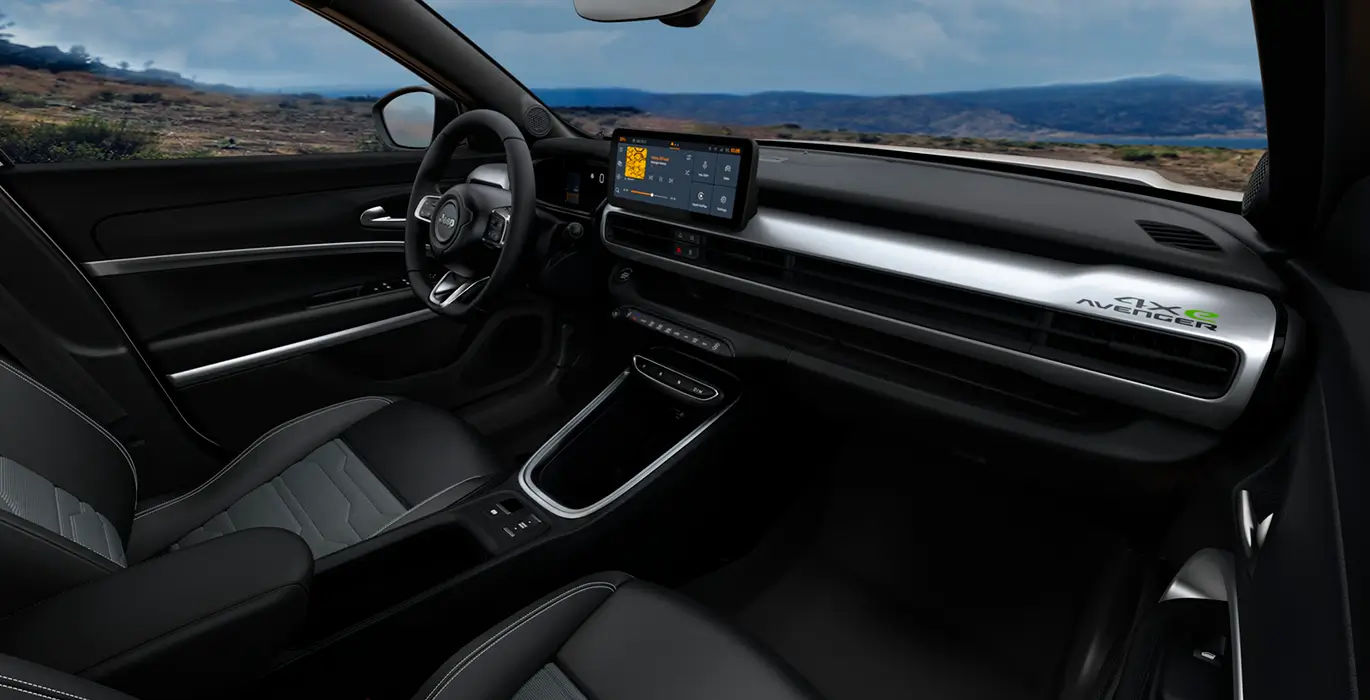 JEEP AVENGER EHYBRID 4xE 136CV (AUTOMÁTICO) 5 JEEP AVENGER EHYBRID 4xE 136CV AUTOMATICO interior delantera 2 | Crazy Renting