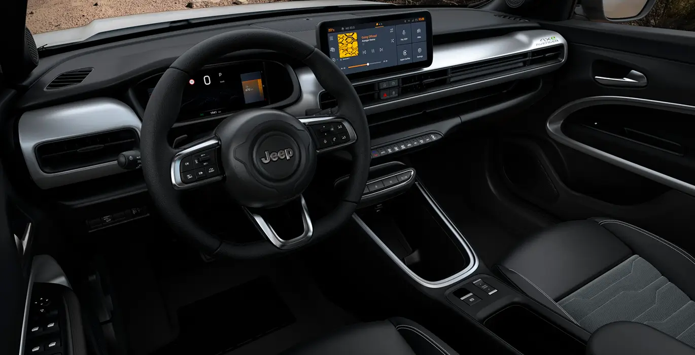 JEEP AVENGER EHYBRID 4xE 136CV (AUTOMÁTICO) 4 JEEP AVENGER EHYBRID 4xE 136CV AUTOMATICO interior delantera | Crazy Renting