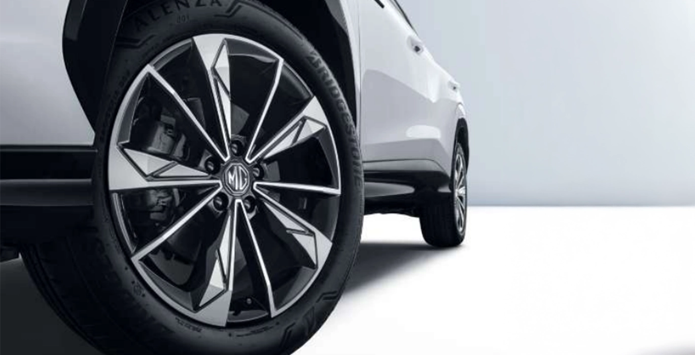 MG (E)HS 1.5T PHEV Luxury 3 MG EHS 1.5T PHEV Luxury rueda | Crazy Renting