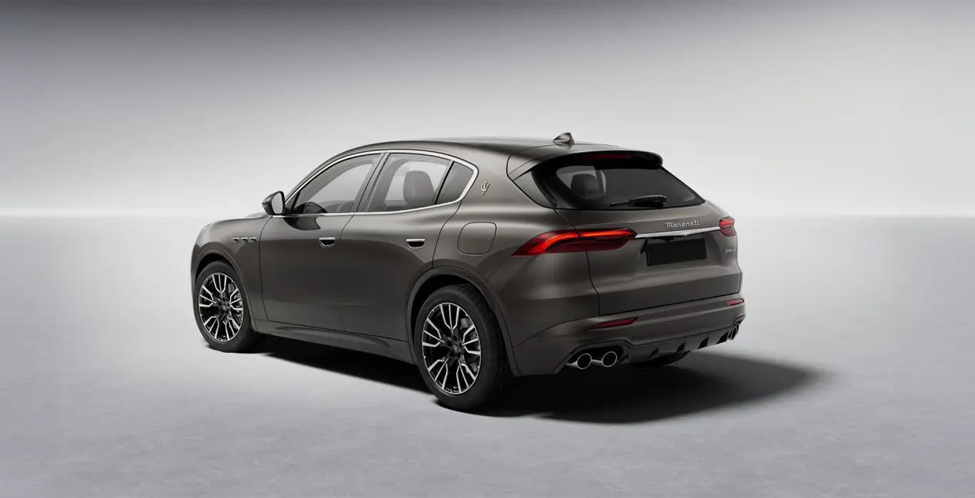 MASERATI Grecale L4 MHEV AWD 2 MASERATI Grecale L4 MHEV AWD trasera | Crazy Renting
