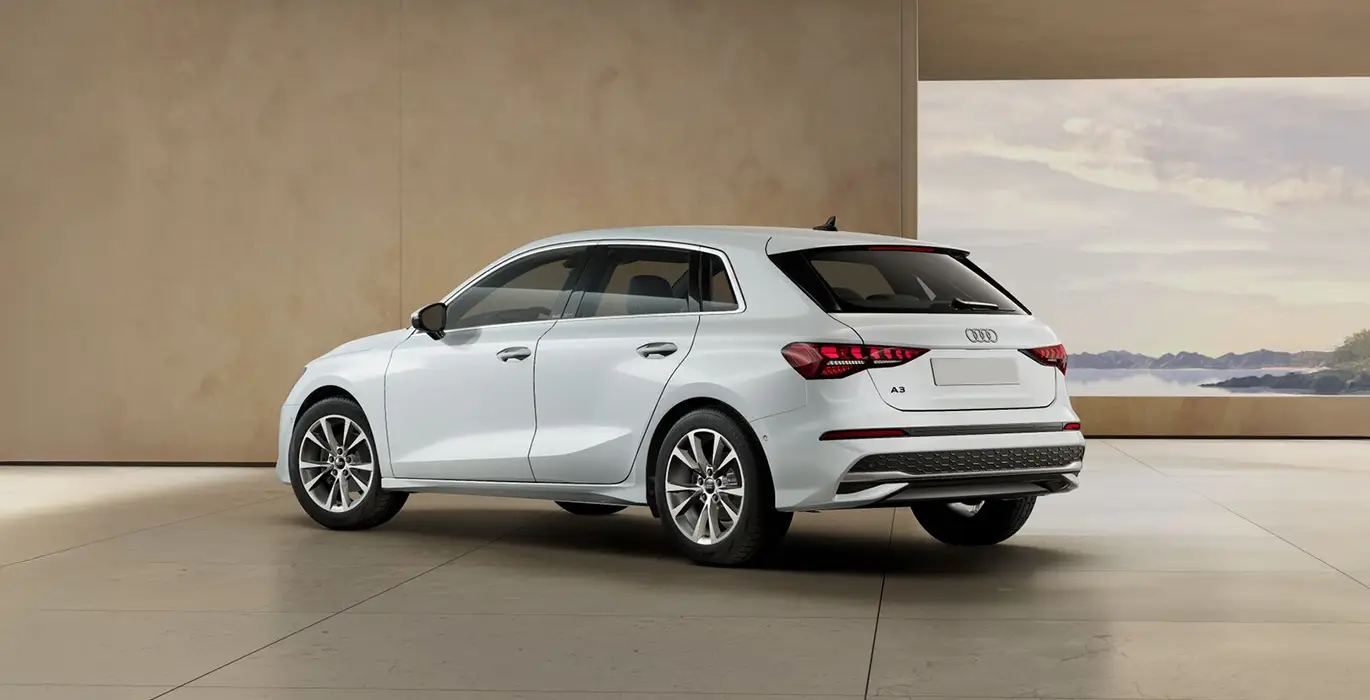 AUDI A3 Sportback Advanced TFSI S Tronic 2 AUDI A3 Sportback Advanced TFSI S Tronic blanco trasera | Crazy Renting