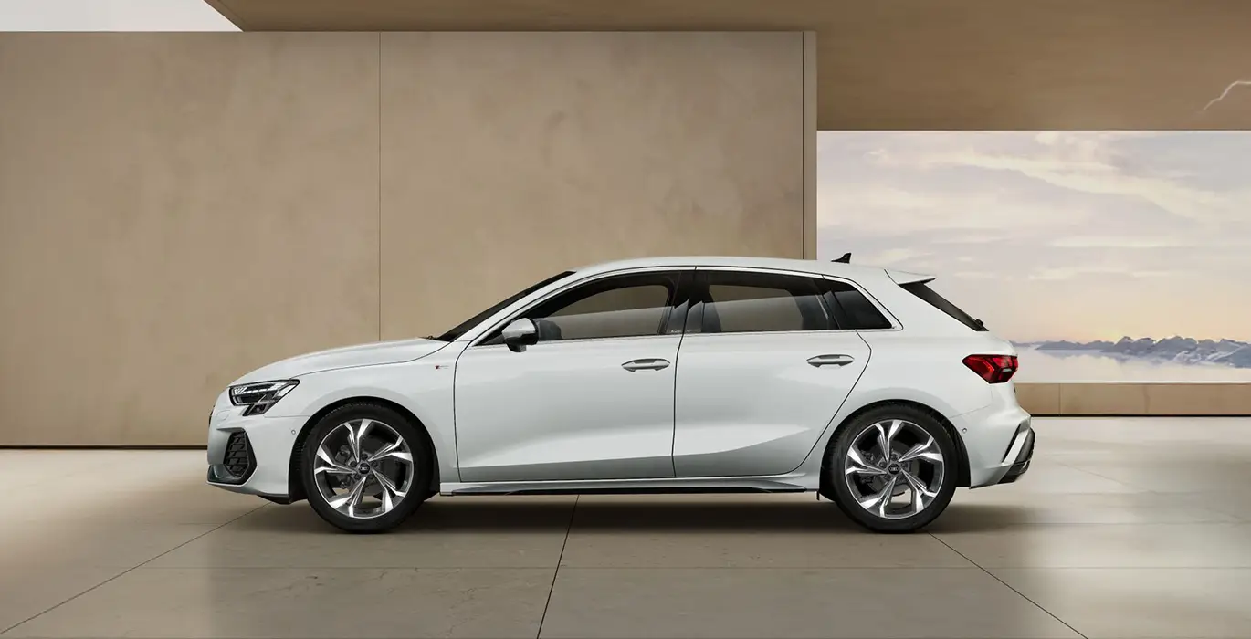 AUDI A3 Sportback S Line TFSIe 150kW S Tronic 3 AUDI A3 Sportback S Line TFSIe 150kW S Tronic lateral | Crazy Renting