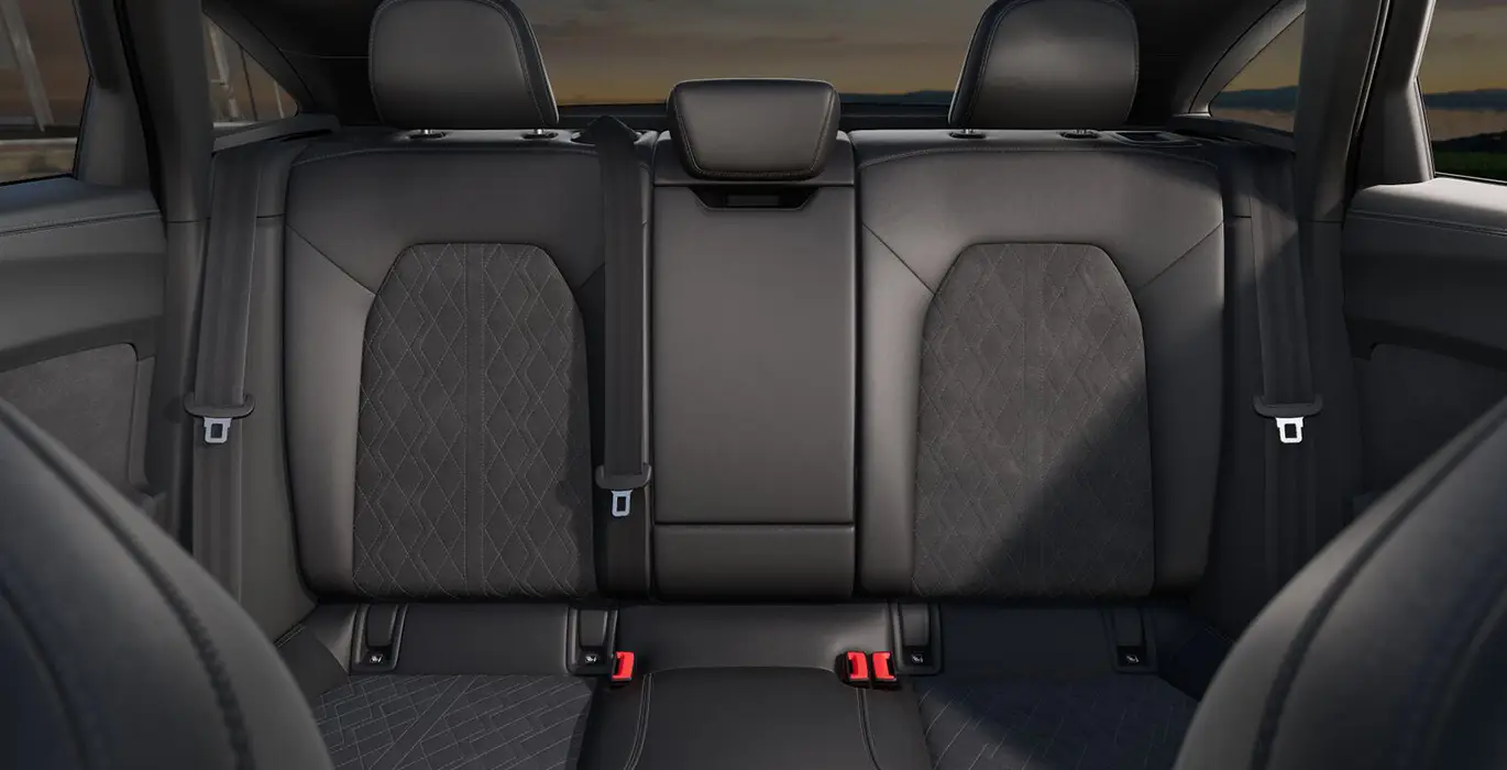 Audi A5 TDI 150kW (204CV) Black Line 6 Audi A5 TDI 150kW 204CV Black Line interior trasera | Crazy Renting