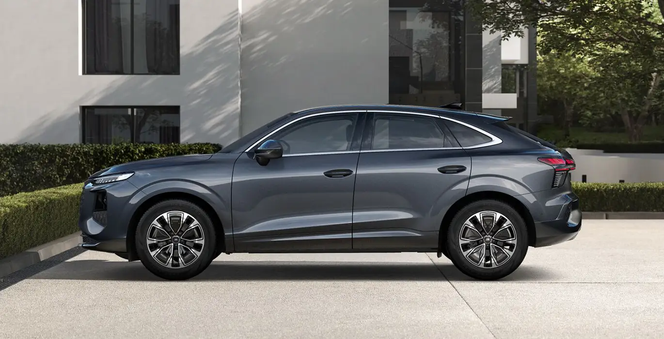 Audi Q3 Sportback Advanced TFSI 110kW S Tronic 3 Audi Q3 Sportback Advanced TFSI 110kW S Tronic lateral gris | Crazy Renting