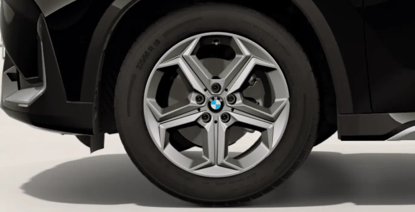 BMW X1 sDrive20d xLine 120kW - Canarias 4 BMW X1 sDrive20d xLine 120kW llanta | Crazy Renting