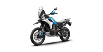 Renting CF MOTO 800 MTX