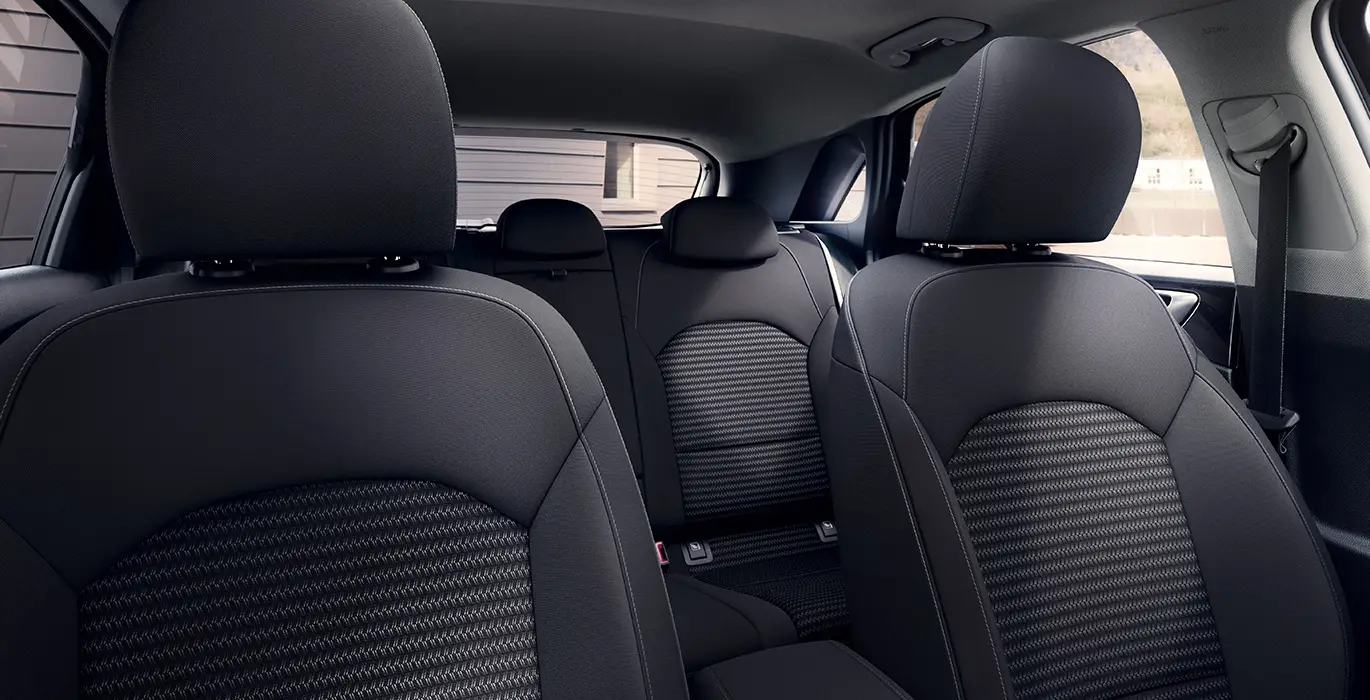 KIA Ceed 1.0 T-GDi Drive 4 KIA Ceed 1.0 T GDi Drive interior trasera | Crazy Renting