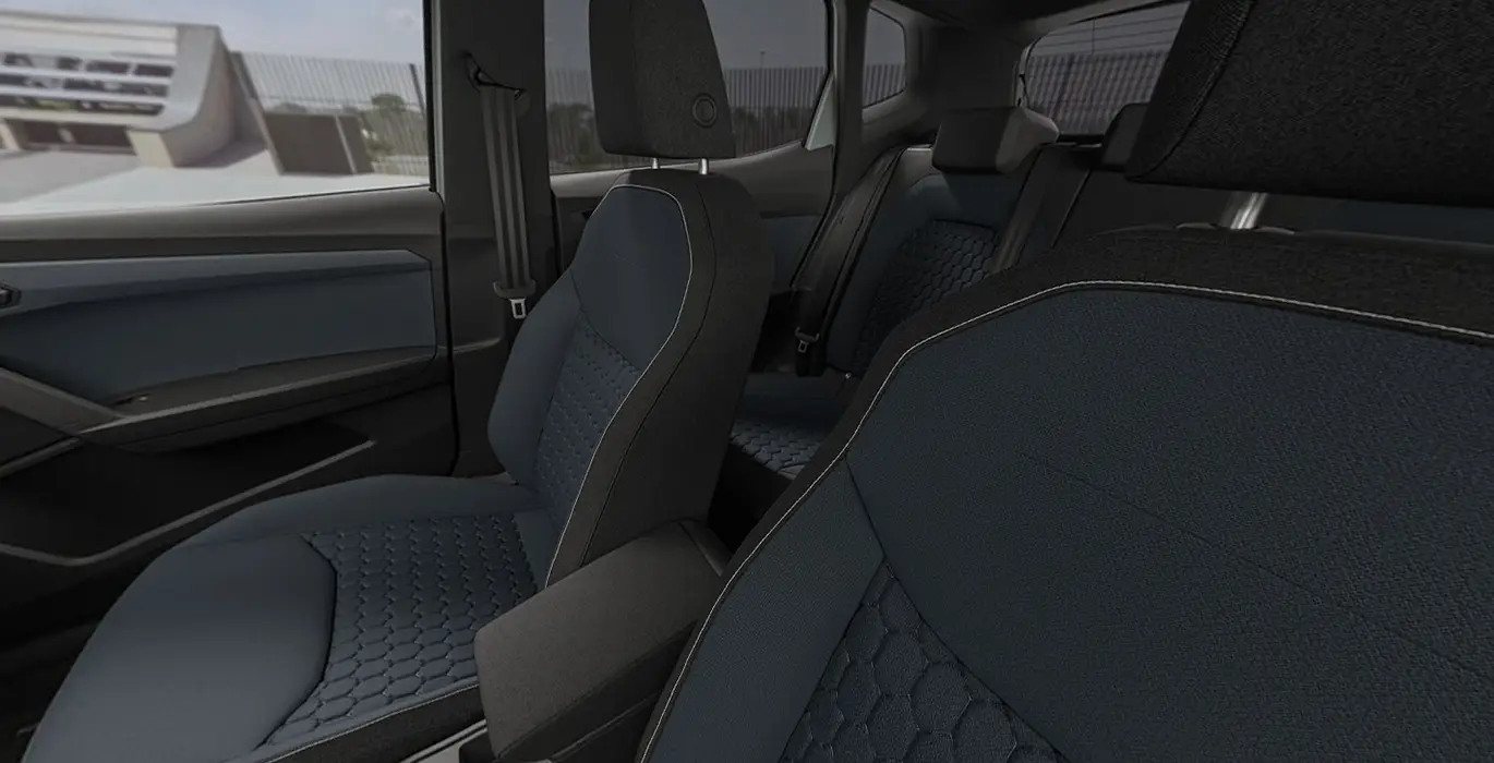 Seat Arona 1.0 TSI 85kW (115CV) Start&Stop Style+ 6 Seat Arona 1.0 TSI 85kW 115CV StartStop Style interior trasera | Crazy Renting