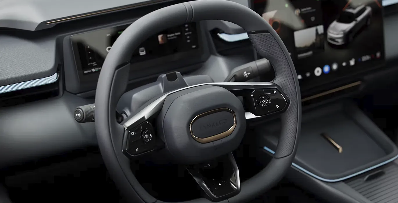 Lynk & Co 08 1.5 PHEV Core 4 Lynk Co 08 1.5 PHEV Core interior delantera | Crazy Renting