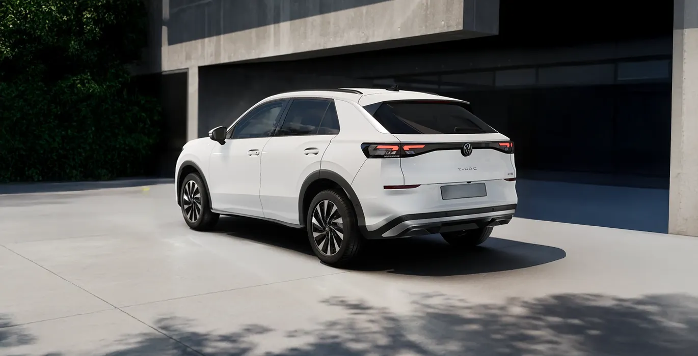 Volkswagen T-ROC Más 1.5 eTSI 85kW (116CV) DSG 2 Volkswagen T ROC Mas 1.5 eTSI 85kW 116CV DSG trasera | Crazy Renting