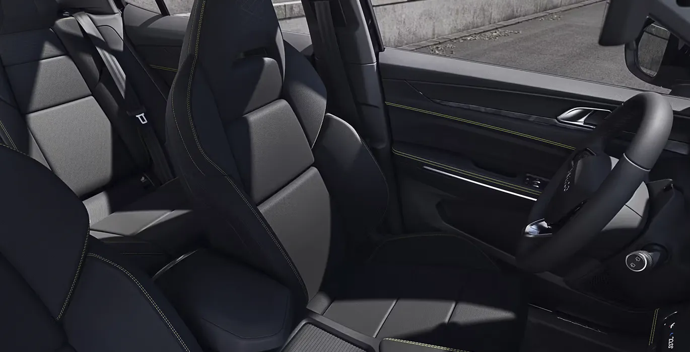 Lynk & Co 01 1.5 PHEV Core 5 Lynk Co 01 1.5 PHEV Core interior delantera II | Crazy Renting