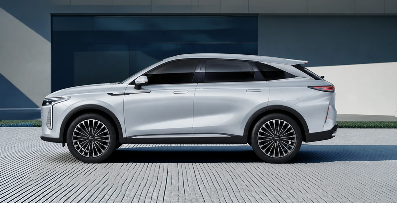Omoda 9 SHS Premium 1.5 TGDI 3DHT 395kW (537CV) AWD 3 Omoda 9 SHS Premium 1.5 TGDI 3DHT 395kW 537CV AWD lateral | Crazy Renting