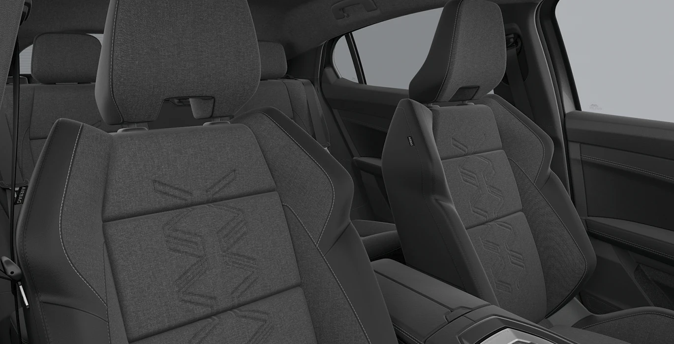 RENAULT RAFALE TECHNO E-TECH FULL HYBRID 200CV 6 RENAULT RAFALE TECHNO E TECH FULL HYBRID interior trasera | Crazy Renting