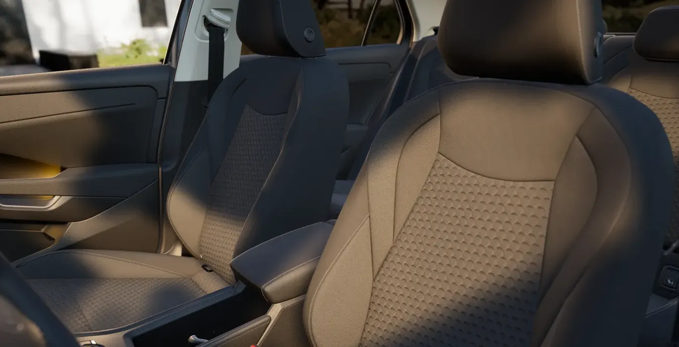 Volkswagen T-ROC "Más" 1.5 eTSI DSG 5 Volkswagen T ROC Mas 1.5 eTSI DSG interior delantera II | Crazy Renting