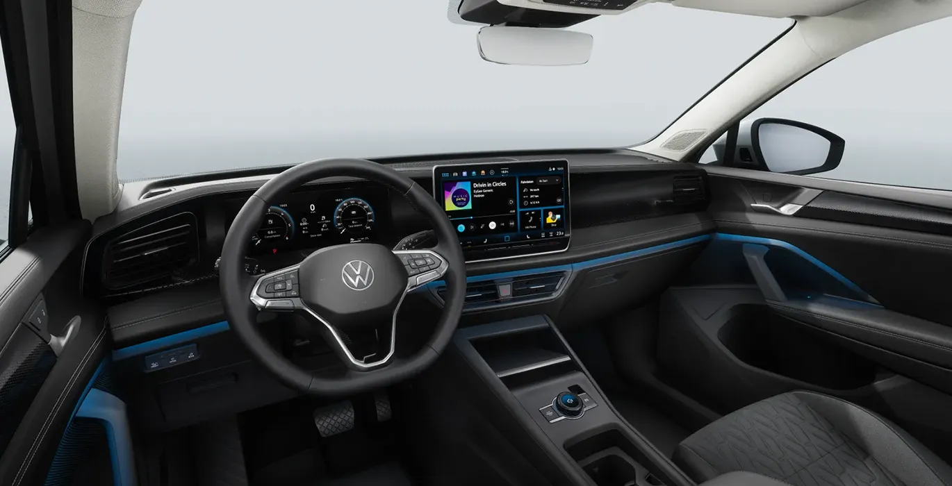 Volkswagen Tiguan "Más" 1.5 eTSI DSG 4 Volkswagen Tiguan Mas 1.5 eTSI DSG interior delantera | Crazy Renting