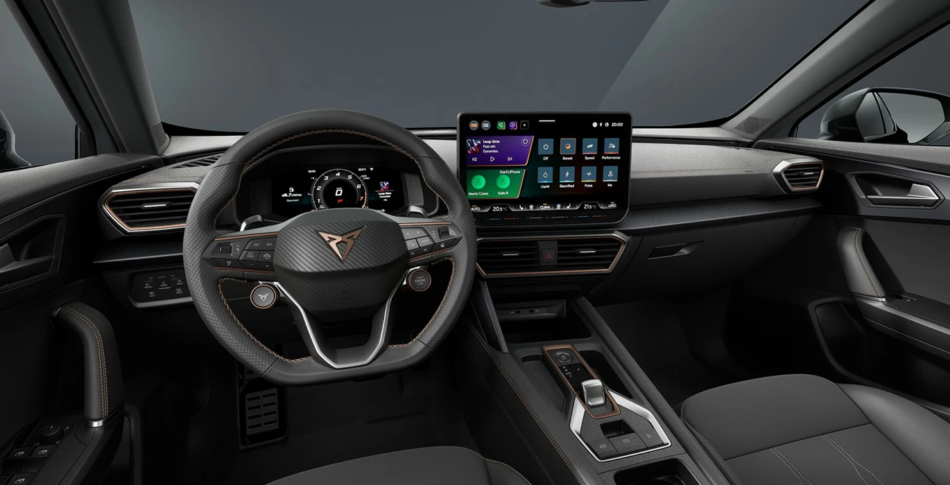Cupra Formentor 1.5 ETSI 110kW (150CV) DSG 3 Cupra Formentor 1.5 ETSI 110kW 150CV DSG interior delantera | Crazy Renting
