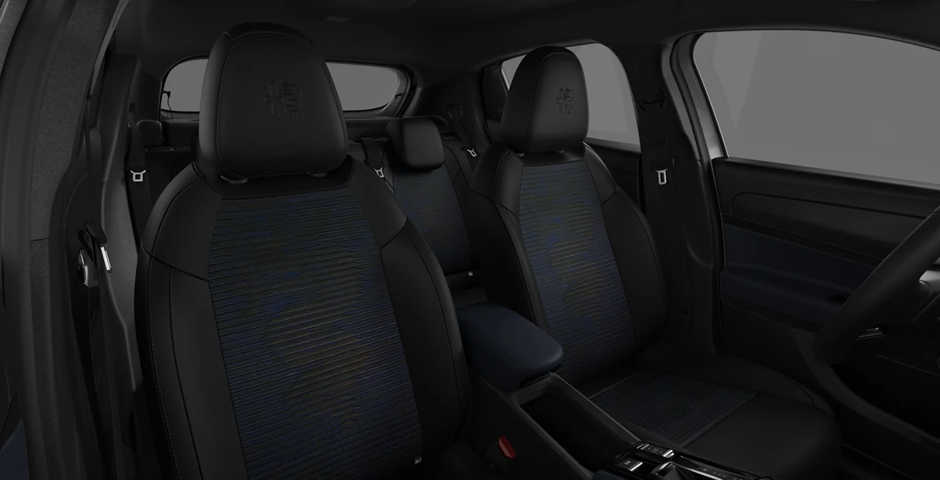 ALFA ROMEO Junior Ibrida 1.2 Core 108kW eDCT6 interior trasera | Crazy Renting