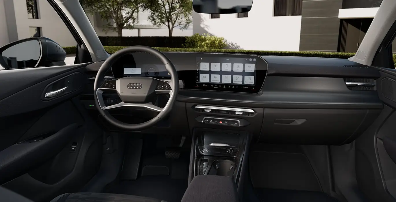 Audi Q3 Advanced TFSI 110kW S Tronic interior delantera | Crazy Renting