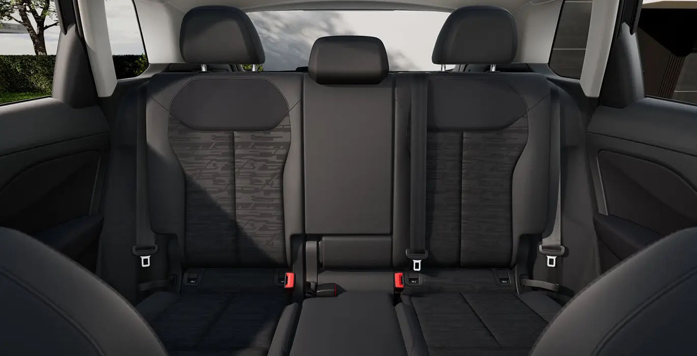 Audi Q3 Advanced TFSI 110kW S Tronic interior trasera | Crazy Renting