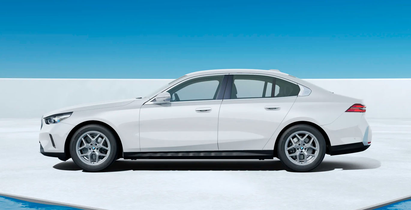 BMW Serie 5 520d 2 BMW Serie 5 520d nuevo exterior perfil | Crazy Renting
