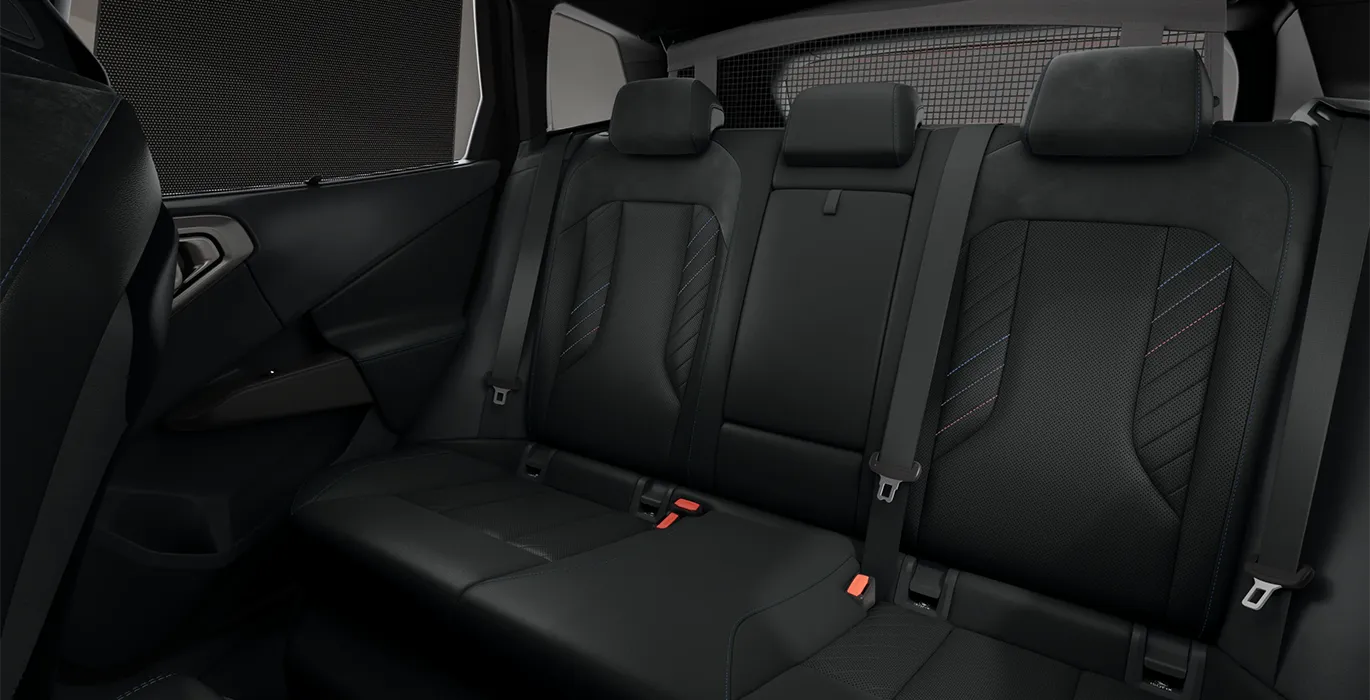 BMW X3 20d xDrive interior trasera | Crazy Renting